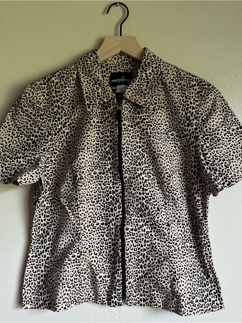 Positive attitude Vintage Leopard Print Short-Sleeve Zip Up Top - Beige/Black